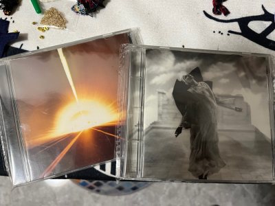 刷到了想要很久的luna sea专辑 无论是状态还是价格都非常好 还是特别侧标版本 用优惠券抵扣后更是超值 下单后选择跟团操作更是便利 整体体验非常流畅方便