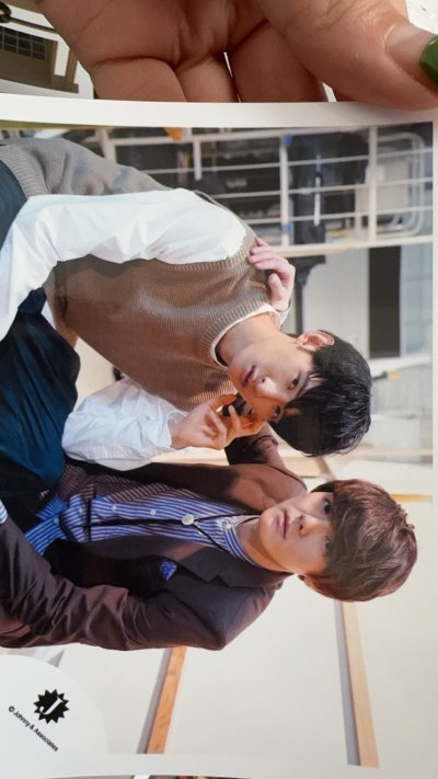 挖煤姬买手灯真的太靠谱了！这次收的 Snow Man 应援手灯，不仅能正常亮灯，还能和官方 APP 连接切换特效，完全是正品无疑。包装用了双层硬纸盒，手灯在里面纹丝不动，长途运输毫无损伤。汇率结算透明，比找代购便宜了快一半，以后再出新款手灯，我还要来蹲！