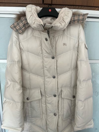 喜欢这件bbr羽绒服很久了，但国内价格普遍很高，刚好逛切煤姬看到这件好价，果断下单，到仓库非常快，做了功课以后决定走ems能够早点收到，1.2下午三点发货，1.9上午就收到啦，比我想象中还要快～