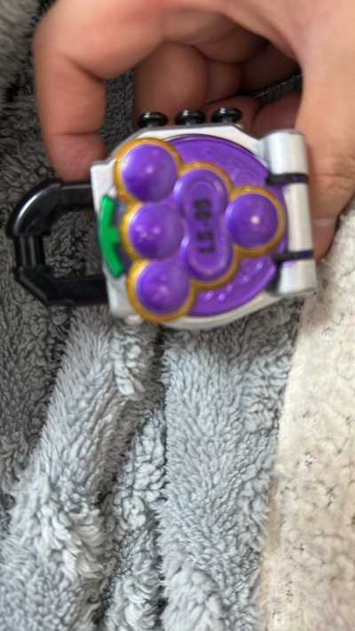 每次使用足蜻蜓都很满意，速度很快，并且让你们打包服务特别好，就是你跨国运输到手也不会有任何影响，完美的打包服务让你放心