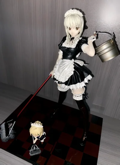 这是我第二次切煤 今年的第二个手办 挖煤姬一如既往包装的很完美 拿到手沉甸甸的 这个手办真的巨大一只 很漂亮 手机拍不出来的美……不许任何人忤逆这个女仆王！！
之后买手办还会来挖煤姬哒 很满意很开心(*^o^*)