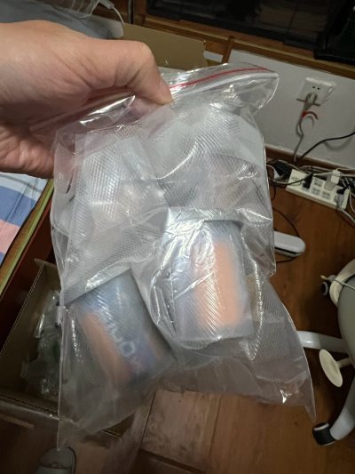 现在反转片价格很贵，在日淘看了一些雅虎拍卖的胶卷。价格总体还是比国内便宜不少的
采用海运发出，比我想象得快，15天就到了
迫不及待开箱，原盒三份，包装得很完整。
在网上比较少看到日淘胶卷的经验，基本是动漫周边的日淘经验
下次就知道怎么买了，还有一单准备寄回来，希望快...