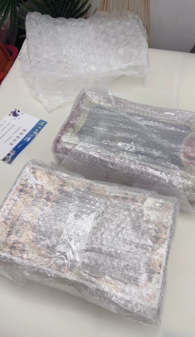 挖煤姬挖到的宝贝娃娃终于到家了！开箱直接一个颜值暴击，每一处细节都处理得超走心，官妆更是美到我心尖上～最让我安心的是下单后仓库有实拍！高清实物图直接发来，有没有瑕疵一眼看清，完全不怕“盲盒”踩雷。

打包真的夸爆！娃娃被气泡膜裹得里三层外三层，像颗精心包装的糖果，拆...