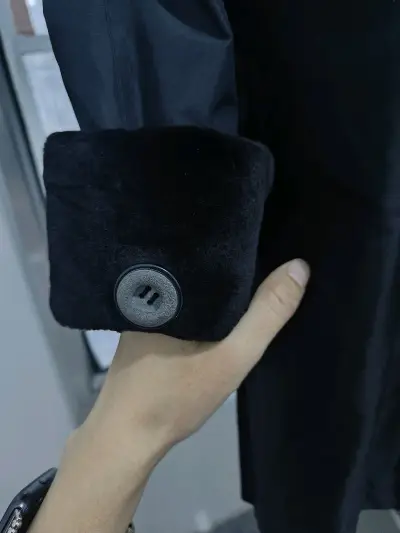 无意中下载了挖煤姬，开启了第一次海淘，很方便。简单，下单了两件貂绒大衣，到货后质感真的更好，没有明显的使用痕迹，像新的一样，忍不住又想下单！