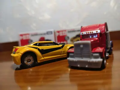 几乎原价收到了多美卡TFP大黄蜂，在这个溢价到三位数的时代竟然还能收到，算是圆了小时候最想要的一台车