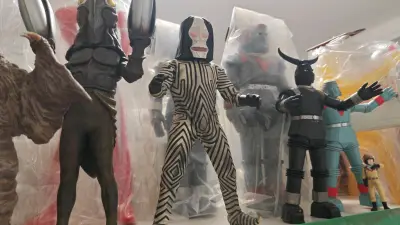 三面怪人达达，小时候童年阴影的一集，初代奥特曼经典敌役，拥有一把缩小枪可以把任何物品缩小，早期怪兽中的手办收藏家。