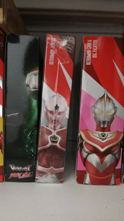 万代十多年前出品的绝版可动模型，乔尼亚斯奥特曼，冷门的作品能出可动模型属实不易，再加上有个动画版更加稀有，这次入手了皮套涂装版本。