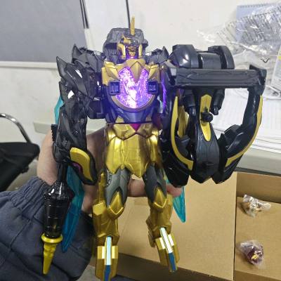 入手豪兽者玩具超惊喜！DX手誓剑变身音效炫酷，戒指联动解锁多样玩法，50周年纪念元素满满。不错集齐完毕