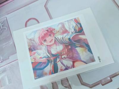 
在挖煤姬上切煤特别迅速。发货的国际物流也特别迅速，追踪包裹的物流的时候真的让我特别惊喜。到手了里面的东西也包的很严实，十分可爱的立牌和明信片还有贴纸，他们都能安全到家真是太开心了下次还会继续选择挖煤姬