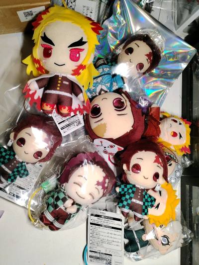 这次是走的竹蜻蜓物流速度很快，大约20天就到，买了许多玩偶，站内优惠力度大，商品与图片一模一样，包装也非常好，超多泡沫纸，非常安心。