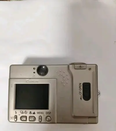 这次在挖煤姬切了富士和佳能的ccd相机，富士的相机不错，佳能的带原盒，千禧年的老相机了，功能还完好，成色也很新，很幸运在挖煤姬好价切到，挖煤姬打包很严实，物流走的海运，发货后不到20天收到，非常迅速。