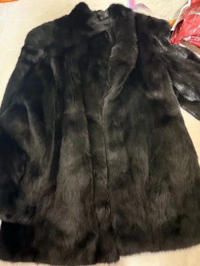 救命！怎么会有这么piu亮的貂皮大衣！！！
saga世家级别 底绒超级厚实  实物比照片美上一万倍！！！
第一次尝试竞标 竟然一下子好价得标！
姐妹们 放心冲！