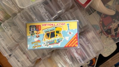 这款玩具总动员图案多美卡小汽车以经典角色为主题，色彩鲜亮，造型可爱，细节精致，下单到收货全程顺畅，包装稳妥、物流迅速，让海外好物轻松到手，体验十分满意。