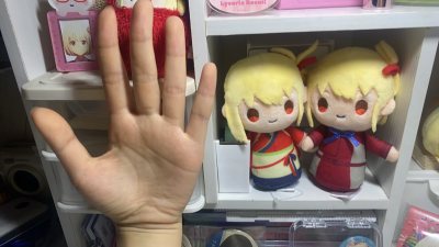 挖到宝！这款挖眉机简直手残党救星！安全刀头不刮皮，新手也能放心上手，顺着眉形轻轻推，杂毛瞬间清干净，眉形自然不生硬。机身小巧像口红，揣包里随时补修超方便，充电一次续航超久，还能修唇毛手毛，一机多用性价比拉满！修眉快准稳，再也不用去美容院，自己在家轻松搞定精致眉形，闭...