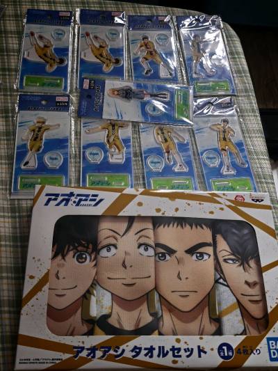 小春吃饭柄特别可爱，但是国内无人出，煤炉蹲好久终于有人出了~~O(∩_∩)O~~还切了青之芦苇的百元店立牌，冷番好价多
最后夸一下挖煤姬的打包，很严实✌︎˶╹ꇴ╹˶✌︎