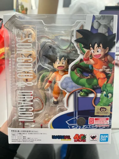   买的是四十周年的shf悟空，八角尖尖，打包挺给力。
  在购买的过程中找了很多店铺进行比价，搜索引擎用的挺方便的，找到了很多平台很多家店铺，最后还能叠加平台折扣卷和支付平台优惠拿下，本来只是想和国内发售的阉割版差不多价格拿下就行，没想到一统叠劵之后比预期还便宜了...