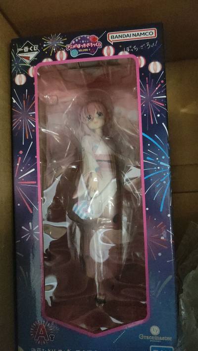 这次买的是孤独摇滚手办小孤独的a赏 还有轻音少女的dvd纪念册 用的是海淘 货物没有问题很安全到达了，很安心 也没有损坏打包也非常好值得表扬 