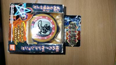 这回在骏河屋收了阴阳大战记系列的阴阳斗神机，是青色版的地之印，价格合适，发货很快，性价比很不错，挖煤姬的打包一如既往的好