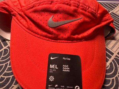 最近热衷跑步 在挖煤姬淘到两顶nike adv的跑步帽子 都是全新未拆 价格非常合适 很开心。发货包装很严实 发货速度也快 完好收到。挖煤姬越来越好 优惠多 购买也方便 界面非常清晰 老用户使用后只觉得有挖煤姬就够了 赞
