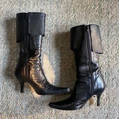 这次又好价淘到一双超美的靴子，实物完全超出预料，到手简直美呆了，这次海运的速度也恢复了正常，希望还能淘到这样的美靴，期待下一次开箱～