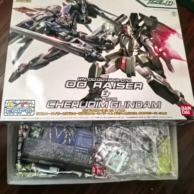 作为铁杆00粉，这个彩透系列也是要必须收齐的名单之一，这次收了一个好价，比起国内便宜一百多，美滋滋，可惜就是到手有点盒压，但不明显，可以接受。继续收集其他剩余的三盒！
seed的人物盒蛋，宁可错过不可放过…