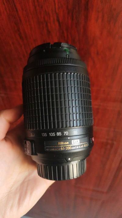 收到看到霉丝很多，还好镜头不贵 找人清理一下就ok啦， 整体外观一如既往地好，特别出人意料，运输也特别快，包装也特别的用心，里面泡沫很多，希望以后可以淘到更多不错的镜头，喜欢挖媒机这个平台。