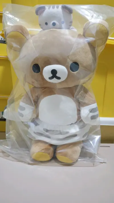 超级可爱大2022年虎年熊哥，背后蝴蝶结，头上小老虎，憨态可掬，骏河屋有优惠，挖煤姬竹蜻蜓又快又好。