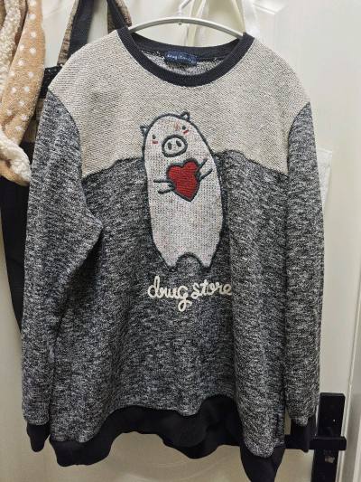 挖煤姬是海淘一站式服务平台，页面简洁，翻译方便，很适合新手使用，我是第一次自己海淘古着，物流选择的是ems海运，价格很实惠，海上漂了不到一个月就到了，效率非常高
买了很多sm2和小猪牌的衣服，都非常可爱，质感很好，而且价格也很实惠，以后都会选择挖煤姬的