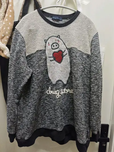 挖煤姬是海淘一站式服务平台，页面简洁，翻译方便，很适合新手使用，我是第一次自己海淘古着，物流选择的是ems海运，价格很实惠，海上漂了不到一个月就到了，效率非常高
买了很多sm2和小猪牌的衣服，都非常可爱，质感很好，而且价格也很实惠，以后都会选择挖煤姬的