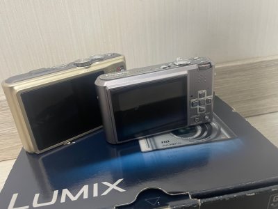  被海淘CCD的出片效果惊艳到了！自带20种风格滤镜，冷白皮、复古蓝调、老照片模式随心切换，每一种都很有味道。机身小巧轻便，重量很轻，出门逛街、旅游携带毫无负担，还能录视频可玩性超高￼￼￼。拍出来的照片自带千禧年怀旧感，模糊的光晕和温柔的色彩，把日常琐碎都变成了日剧...