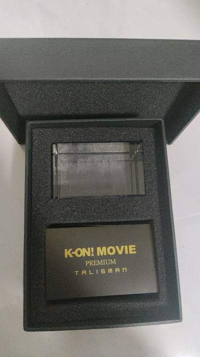 感谢卖家出物，价格很美丽，物品品质也很好，基本都未使用过，很稀有，国内买不到，蹲了好久终于蹲到了，爱了爱了