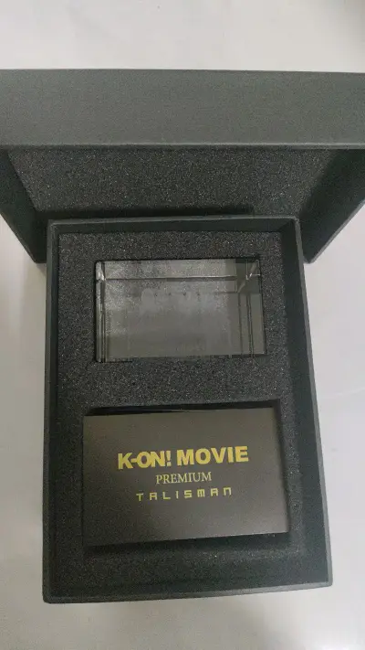 感谢卖家出物，价格很美丽，物品品质也很好，基本都未使用过，很稀有，国内买不到，蹲了好久终于蹲到了，爱了爱了