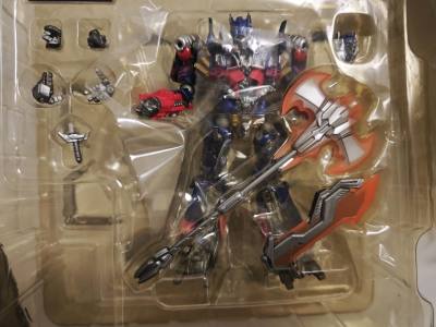 这次分享的是海洋堂飞翼擎天柱，本身尺寸小，容易把玩，还原度也可以，配上海洋堂招牌的高可动，素质很棒，感谢挖煤姬平台的便利购买