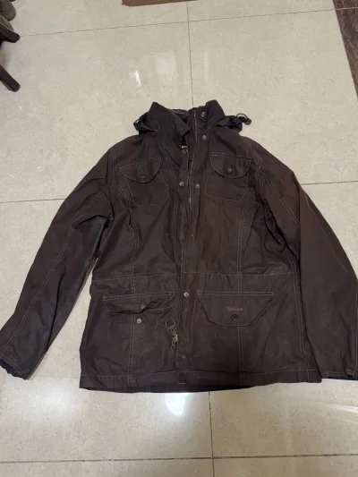 在3900日元的价格买到这件Barbour古着，用了挖煤姬的谈价/预付款功能，相当的方便。折合人民币不到200所以免税。选的邮政到货也是非常快。