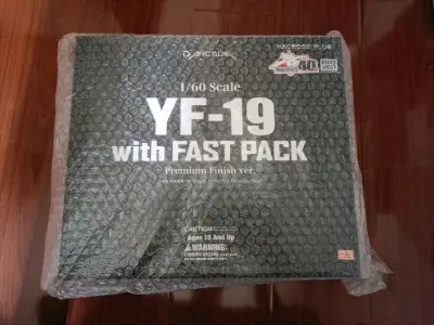 这次在挖煤姬APP购买了arcadia出品的超时空要塞plus主角机yf19的pf版，整体体验非常满意！首先，平台操作流畅，界面设计清晰，搜索和下单过程非常便捷。其次，物流服务也很给力，选择了海运专线，包裹包装严实，模型完好无损，八角尖尖，完全没有运输损伤的担忧...