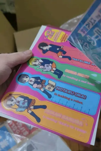 终于收到找了很久的爱丽丝学园周边 太幸福了！！包装严实，到手丝滑，挖煤姬的购物服务一如既往的好，会继续多多采购～