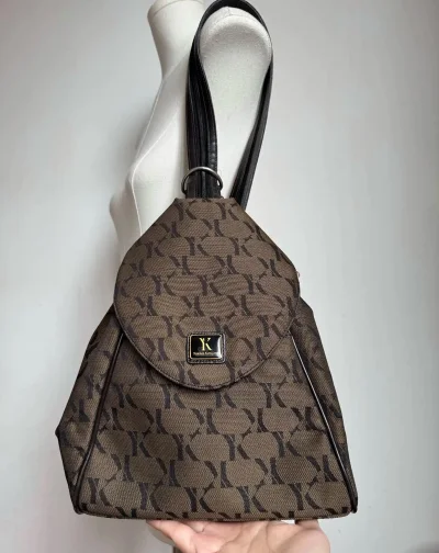 挖煤姬是一款非常方便的软件。从购买到发货都非常顺利。这次捡漏了，以非常划算的价格拿下了很多包包。给挖煤姬的包装点个赞，收到了东西也没有损坏，很顺利的一次海淘