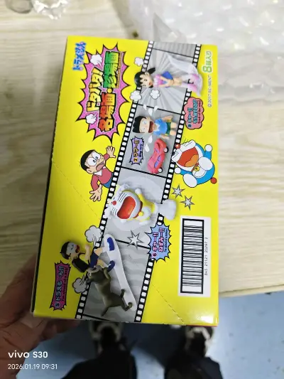 必入：这款是“オトナ買い”成人购买版，直接带全套8款，不用再靠运气抽，一次就能集齐大雄、静香、胖虎这些经典角色的名场面，满足感拉满！
​
- 细节满分：每一款的还原度都超高，哆啦A梦的表情、道具的细节都做得特别精致，摆在桌上瞬间就有童年那味儿了。
​
- 收藏价值：...