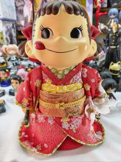 挖煤姬切煤的第700天！漂了20天来到手里的不二家娃娃、超好康！！！陶瓷娃娃一点没损坏、包装严谨专业！物流速度也快、 特别好用的一个代购平台！切了个雪板再过不久就能用了QWQ！！！