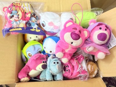 又是满满当当的一箱，快乐就这么简单！买到喜欢的毛孩子。竹蜻蜓运输包装挺好的，箱子结实还会放泡沫垫上下面，体验很好！