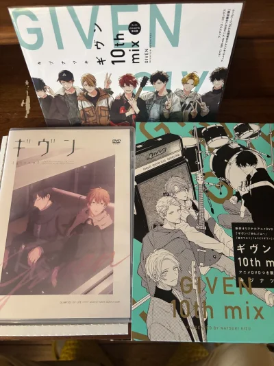 不错不错，特地选了状态好的，确实没有折角，可以用竹蜻蜓运费才30，还是比较划算。期待还有漫画的到来，这样就齐了，开心！