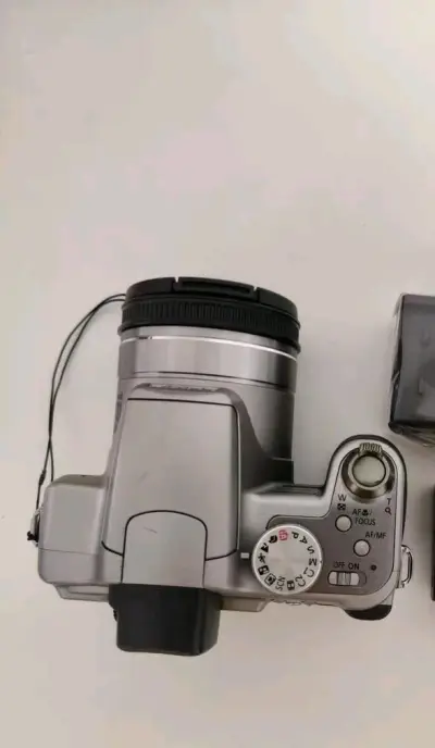 这次在挖煤姬切了富士和松下的ccd相机，富士的相机是粉色的，特别可爱，松下的长焦拍照也非常清晰，功能都完好，很幸运在挖煤姬好价切到，挖煤姬打包很严实，物流走的海运，发货后不到20天收到，非常迅速