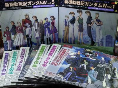 挖煤姬切的第一单，体验感很好，终于收到了想要的周边，很开心
包裹很严实，盒子也特别硬，还包了泡沫纸，东西完全都没有损伤
因为这单比较重所以选了海运，大概半个月就送到了，东西也很好，选择挖煤姬页面简洁方便，适合新人用