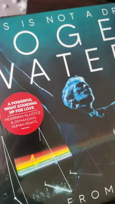 满满一箱pink Floyd 黑胶，在Amazonjp买的，挖煤姬的物流非常给力，海运不用一个月，两三周就能到家，性价比很高，重物走海运最合适