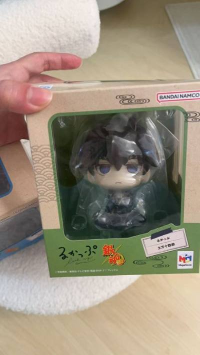 物流非常快，lookup两个小家伙安全到达，非常的可爱，价格也很不错，买到了自己喜欢的推，这样就可以和神乐一起啦，这个系列的银魂做工都非常不错，虽然再版了，但是也非常值得购物，大家快冲吧，期待下一次的购物，还剩一个快递，年前买的就都到齐了