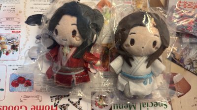 总算可以挖到喜欢又少见的谷子啦 日谷确实细节更精致貌美 包装完美 发货很快 描述虽然很少 但是照片非常清晰 拿到手的东西也是实打实的好 已经爱上了挖煤姬挖宝藏啦