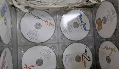 心心念念的35周年box到货了，已经绝版的收藏，在挖煤姬上淘到了心仪的价格，很划算，航空物流也很快，包装非常干净整洁，箱子上灰尘都很少，很好的购物体验