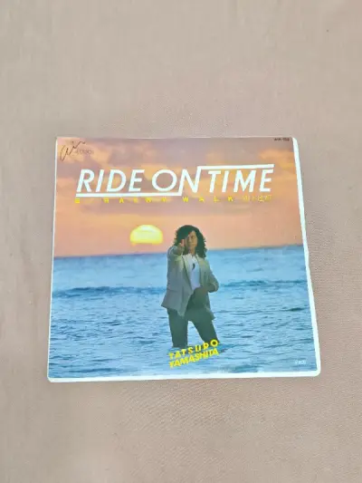 在挖煤姬入手了山下达郎的黑胶唱片，实物到手非常惊喜，品相保存得很好。上机试听播放流畅，没有底噪和杂音，音质很干净。整体购物体验很满意，下次还会继续在挖煤姬淘碟。