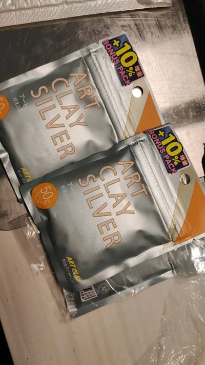 第二次复购了，和上次一样先说时效 从购买到交付大概20天，时效还算及时，非常不错的购物体验，比从国内买的话，要稍微的便宜一丢丢，应该是正品，用着和国内买的基本一样