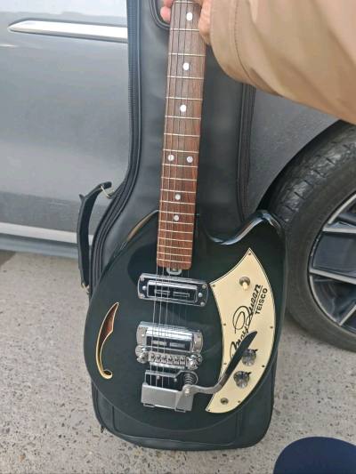 终于在挖煤姬购得最最喜欢的吉他发货非常快很喜欢，以后买东西还是会选择挖煤姬代购真的太方便有效了。。。。。。